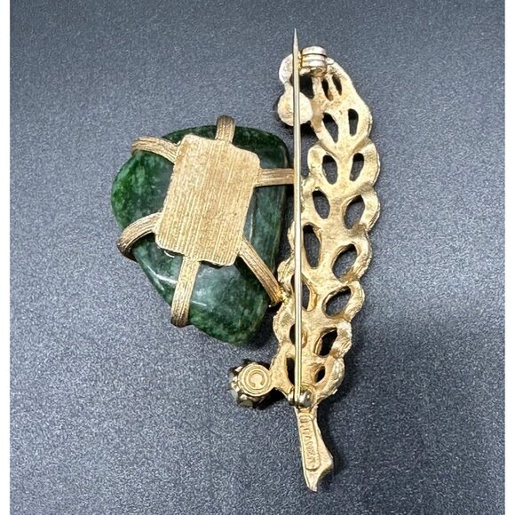 Vintage Brooch Pin Kramer New York Green Stone Cultured Pearl Leaf Gold Tone 60s - Picture 3 of 10